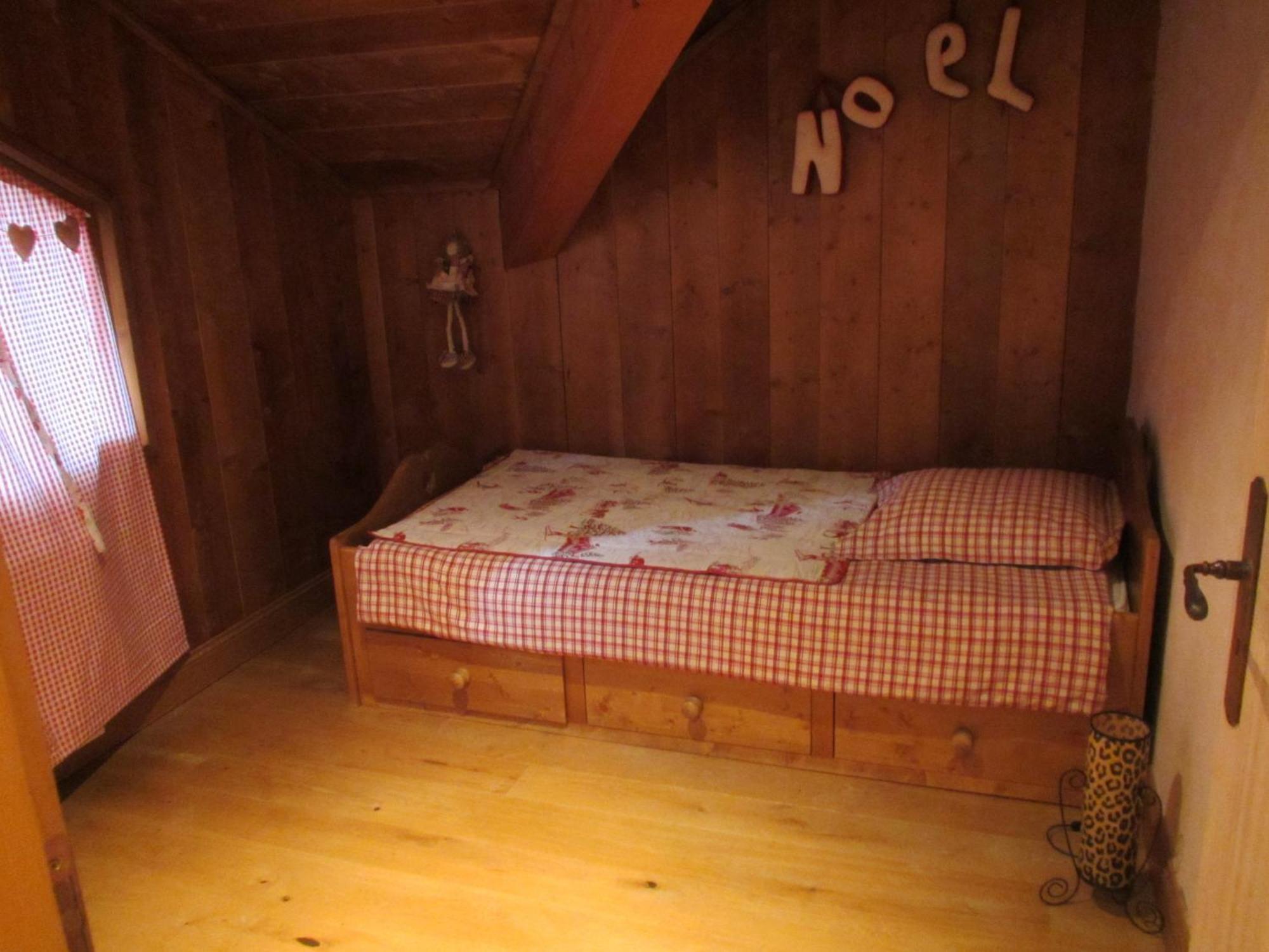 Alpen Roc Hotel Morzine Room photo