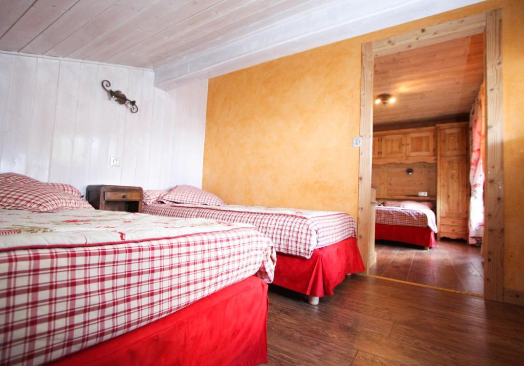 Alpen Roc Hotel Morzine Room photo